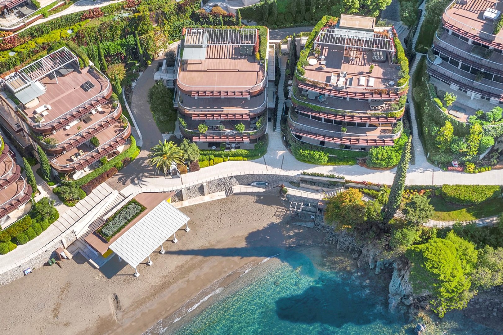 SOLD    Budva, Dukley Gardens – four-bedroom apartment, on the first line to the sea