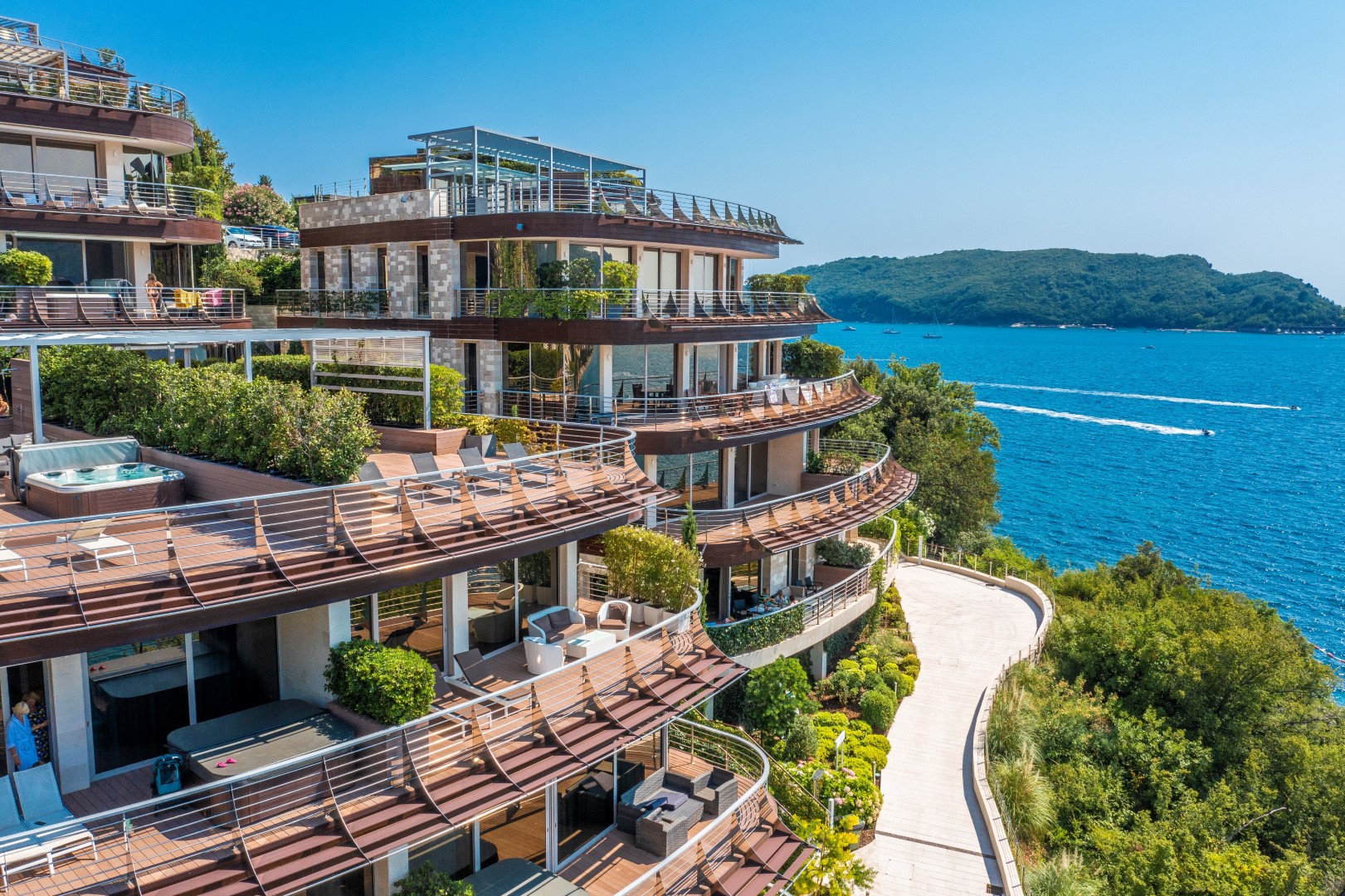 SOLD:         Budva, Dukley Gardens – exclusive two-bedroom apartment on the first line to the sea