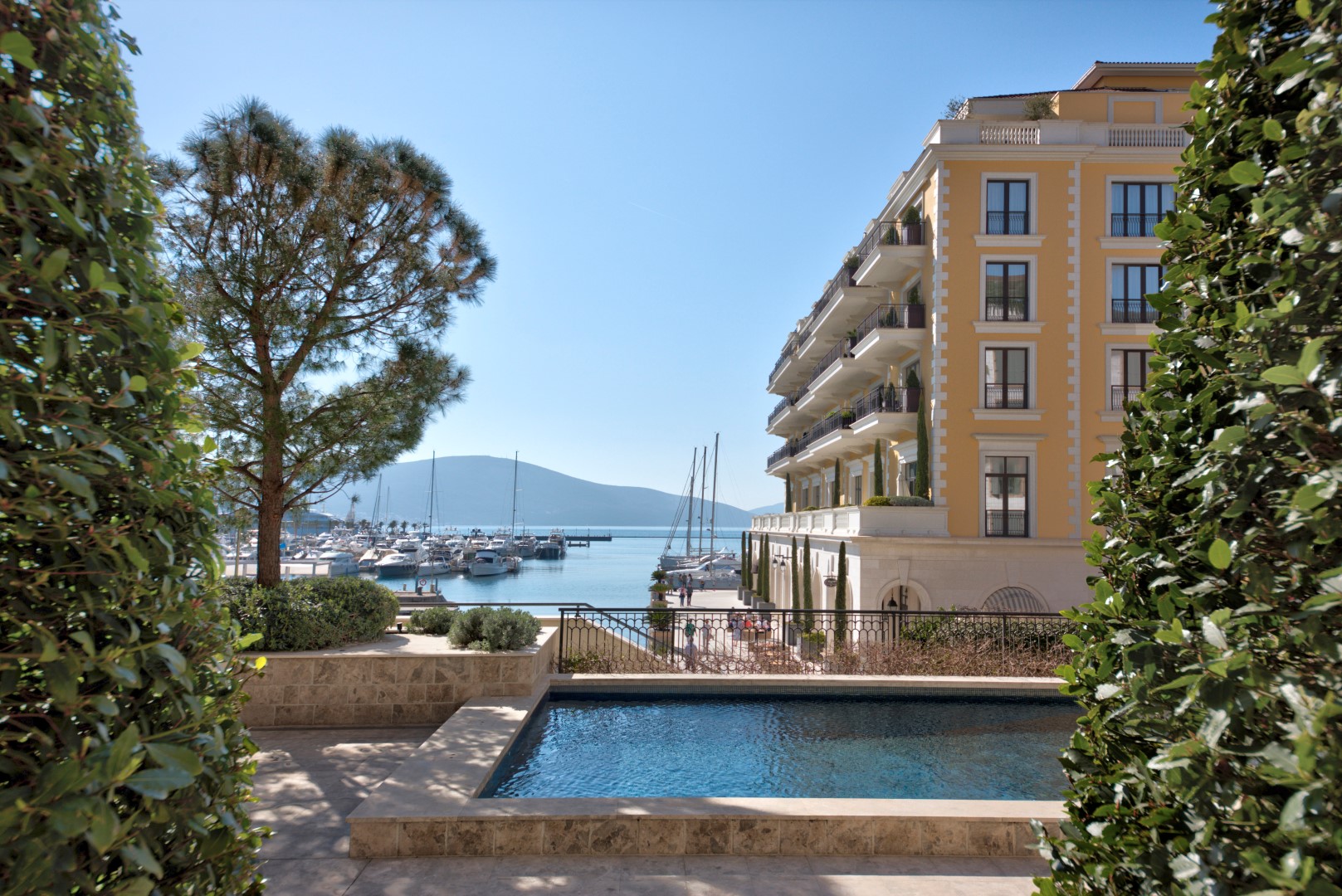 Tivat, Porto Montenegro - trosoban apartman s pogledom na more, Tara Residence