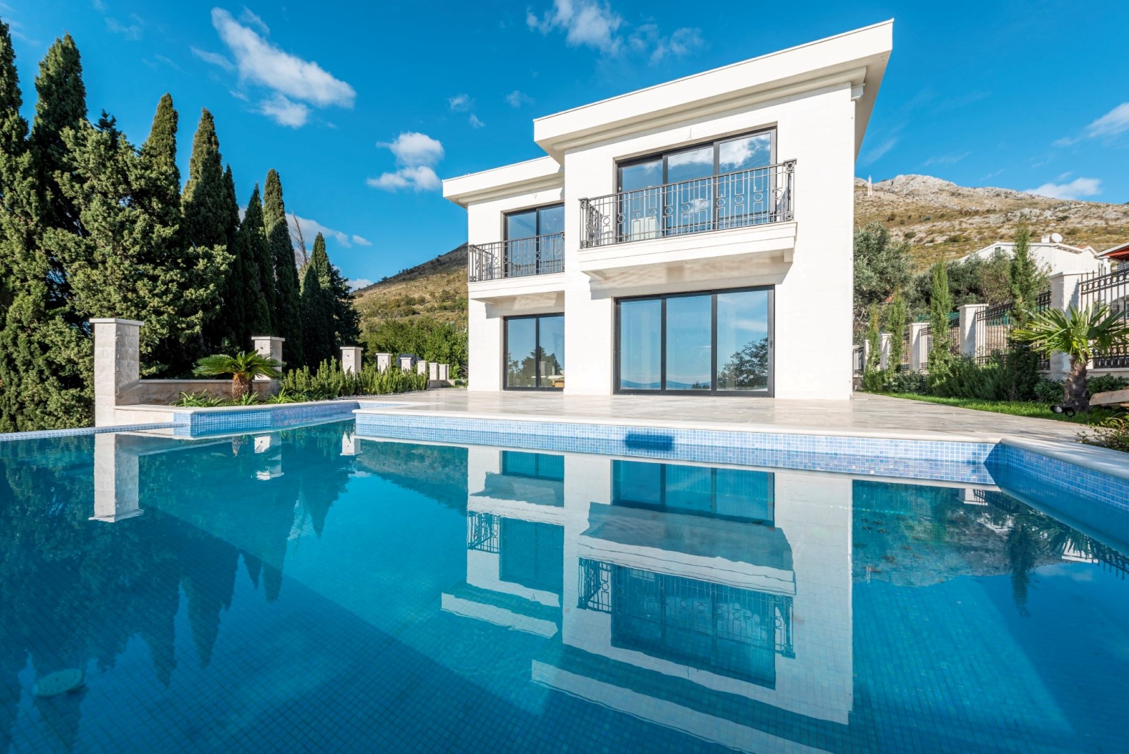 Budva, Perazica Do – new villa with a pool and sea views