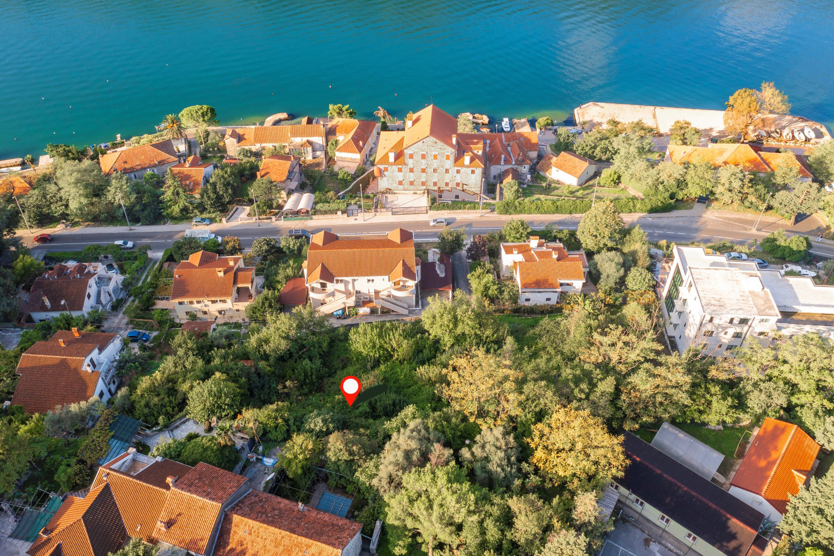 Kotor, Dobrota – urbanizovano zemljište blizu mora
