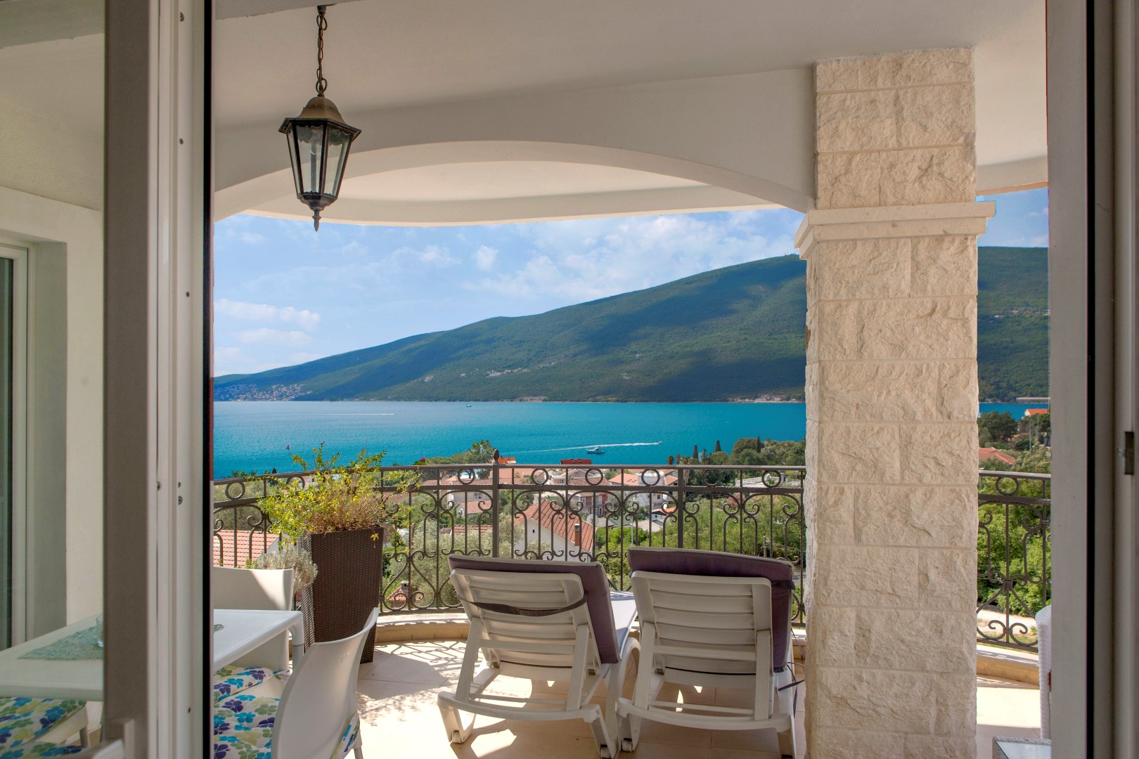 Herceg Novi, Djenovici - apartment in a closed complex with swimming pools and panoramic sea view