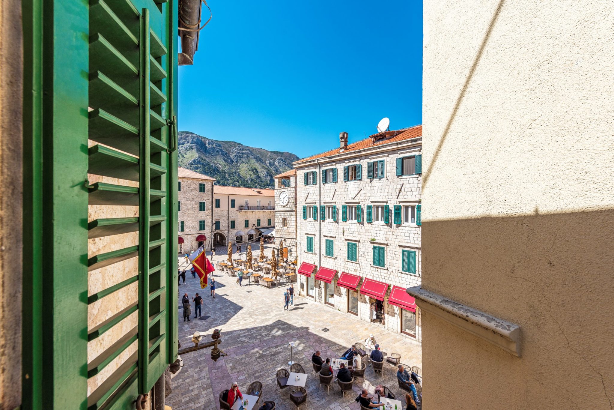 Kotor, Stari Grad – trosoban apartman u viševjekovnoj palati