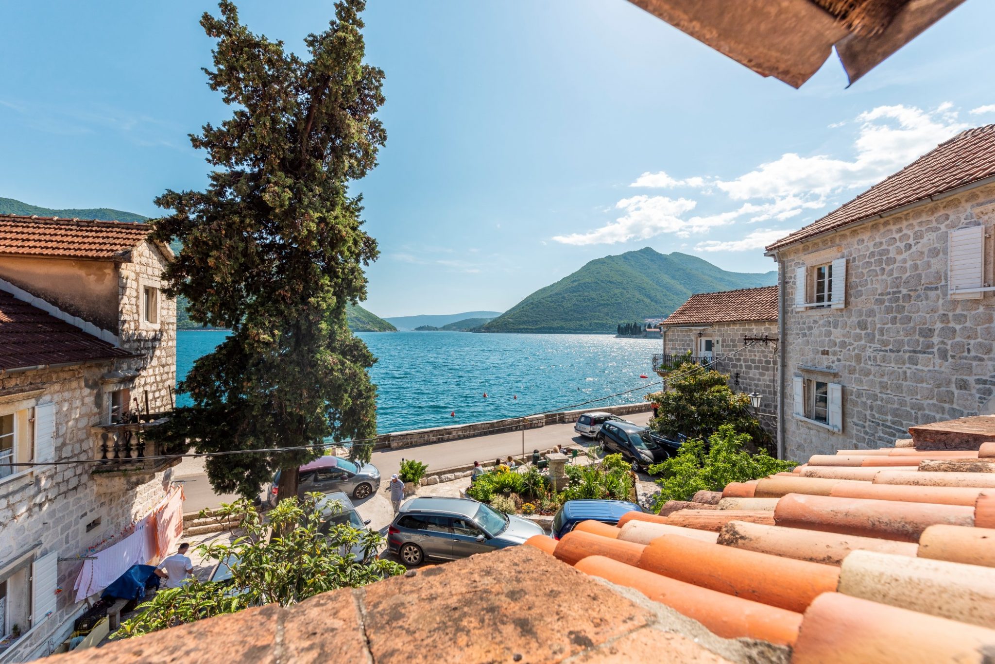 Kotor, Perast – kamena kuća u prvom redu do mora za rentiranje