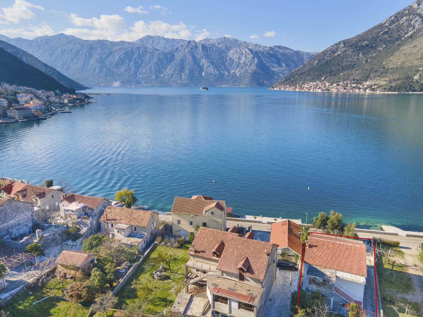 Kotor, Stoliv – house for renovation on the first line to the sea