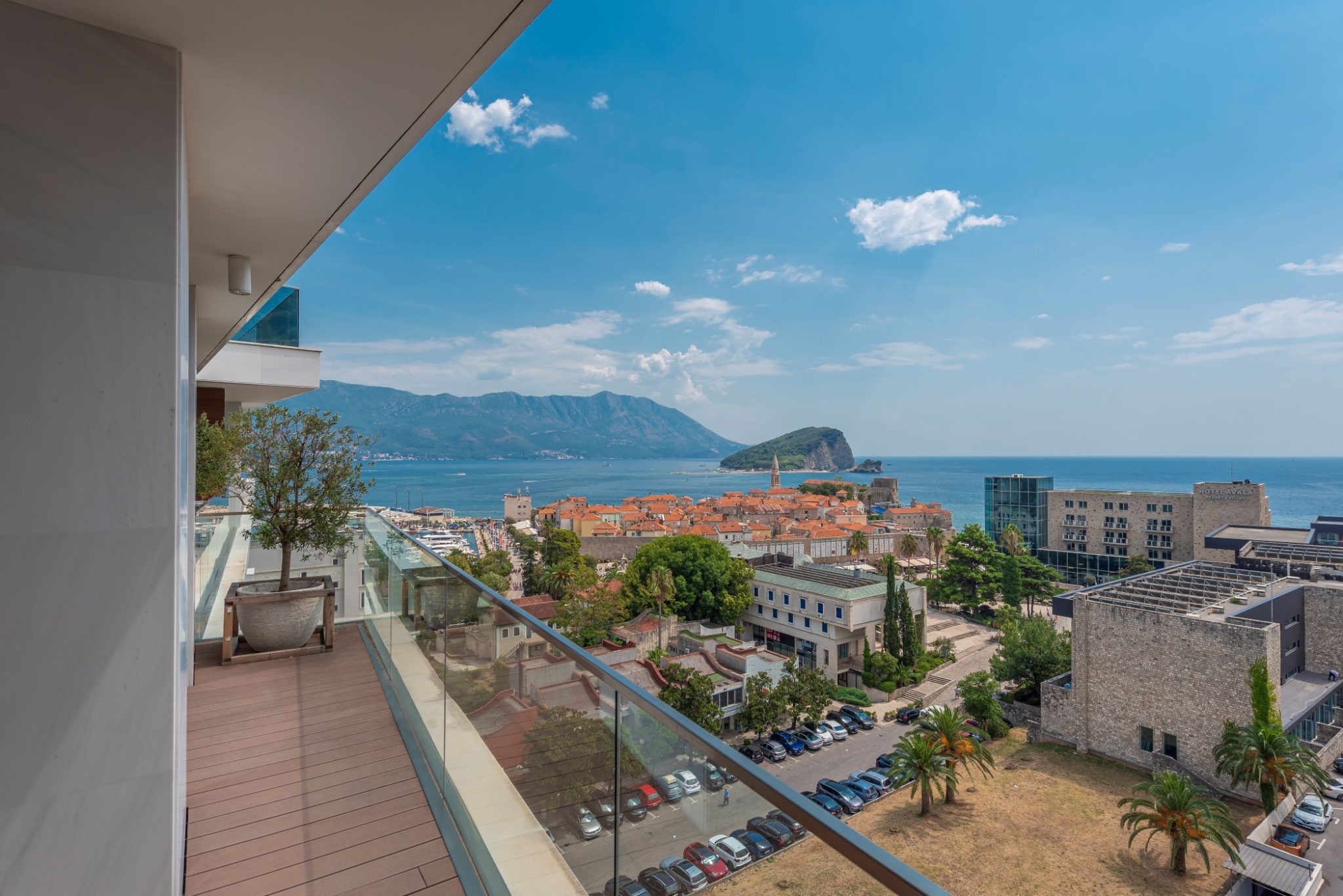 Budva, Dukley Residences – furnished one-bedroom apartment with sea view
