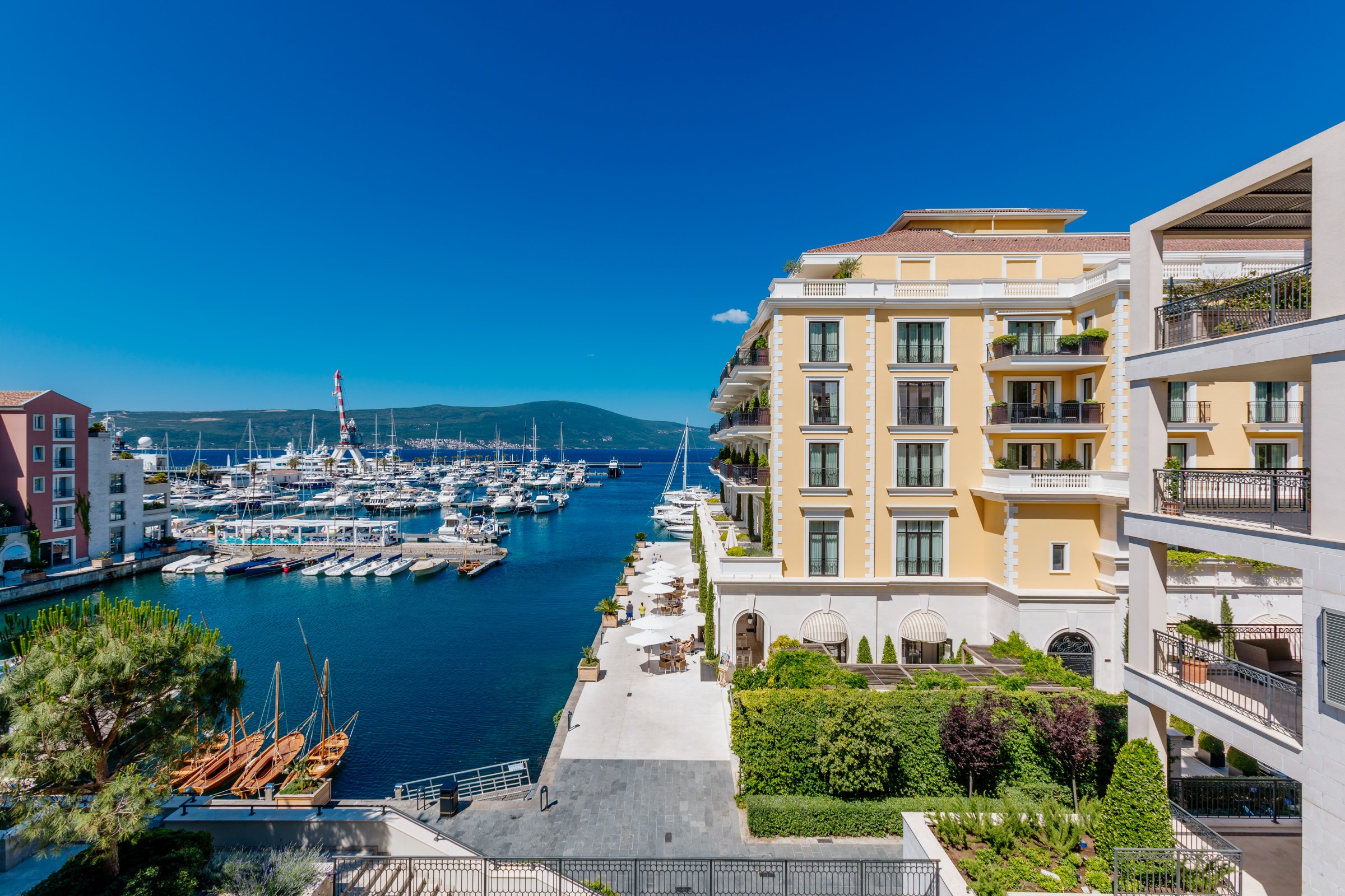 Tivat, Porto Montenegro – četvorosoban apartman sa otvorenim pogledom na more, zgrada Tara