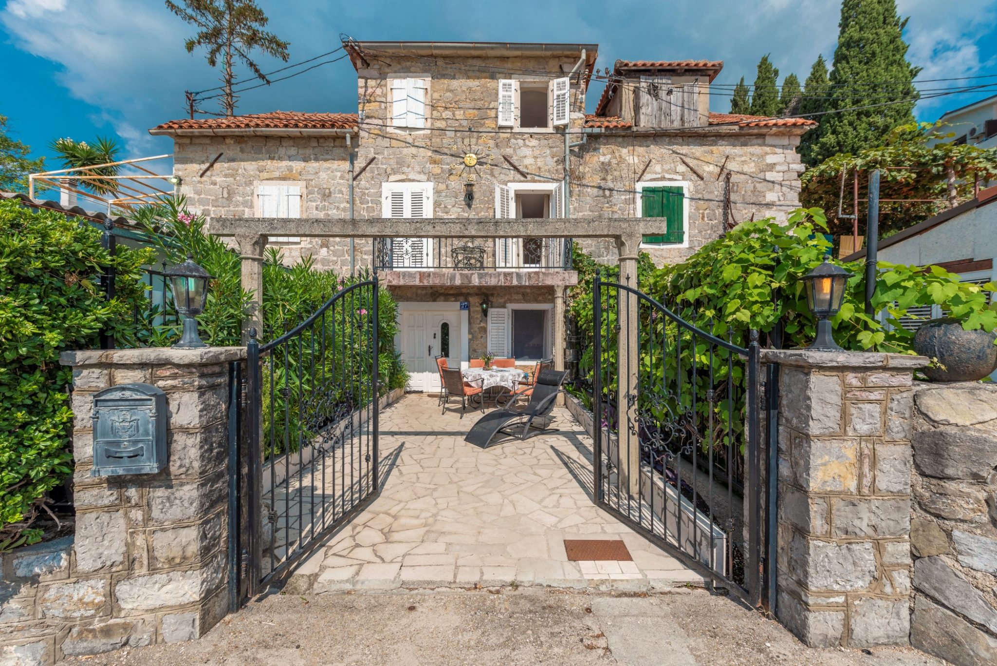 Herceg Novi, Baosici – charming stone house on the first line to the sea