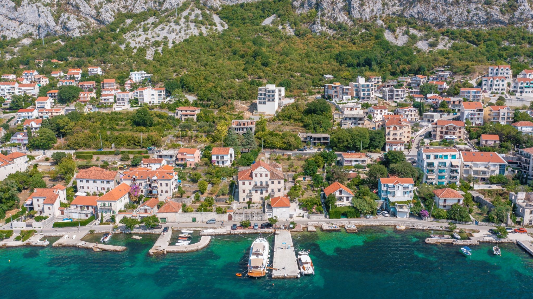Kotor, Dobrota – urbanizovano zemljište za izgradnju stambenih objekata