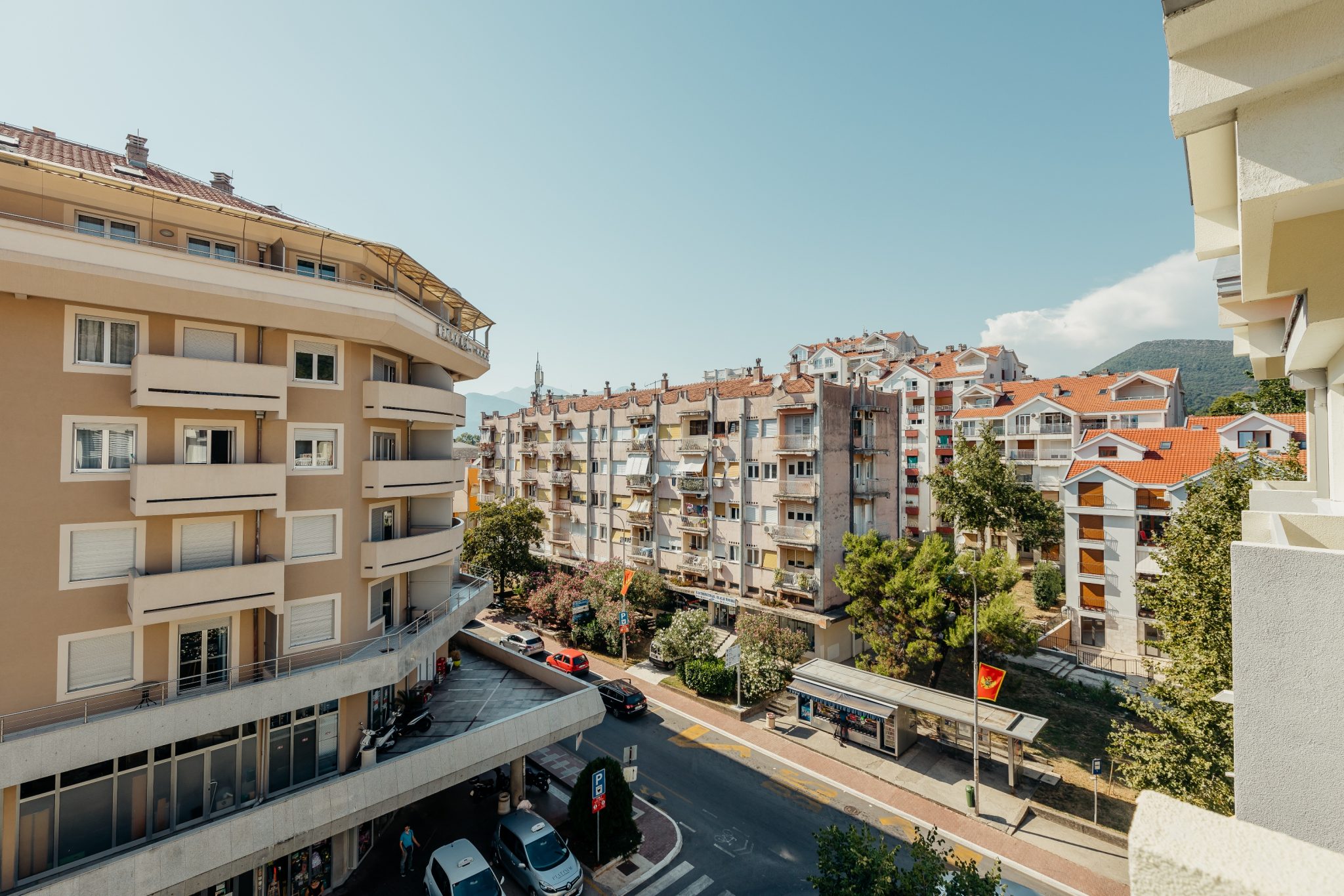 Tivat, centar –  dvosoban dupleks  apartman sa pogledom na grad i planine
