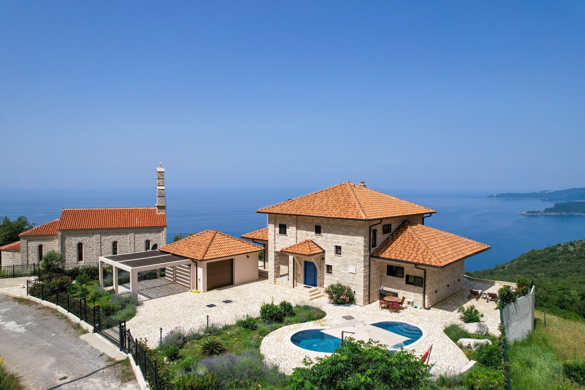 SOLD Budva, Tudorovici – villa with an outdoor swimming pool and a panoramic sea view