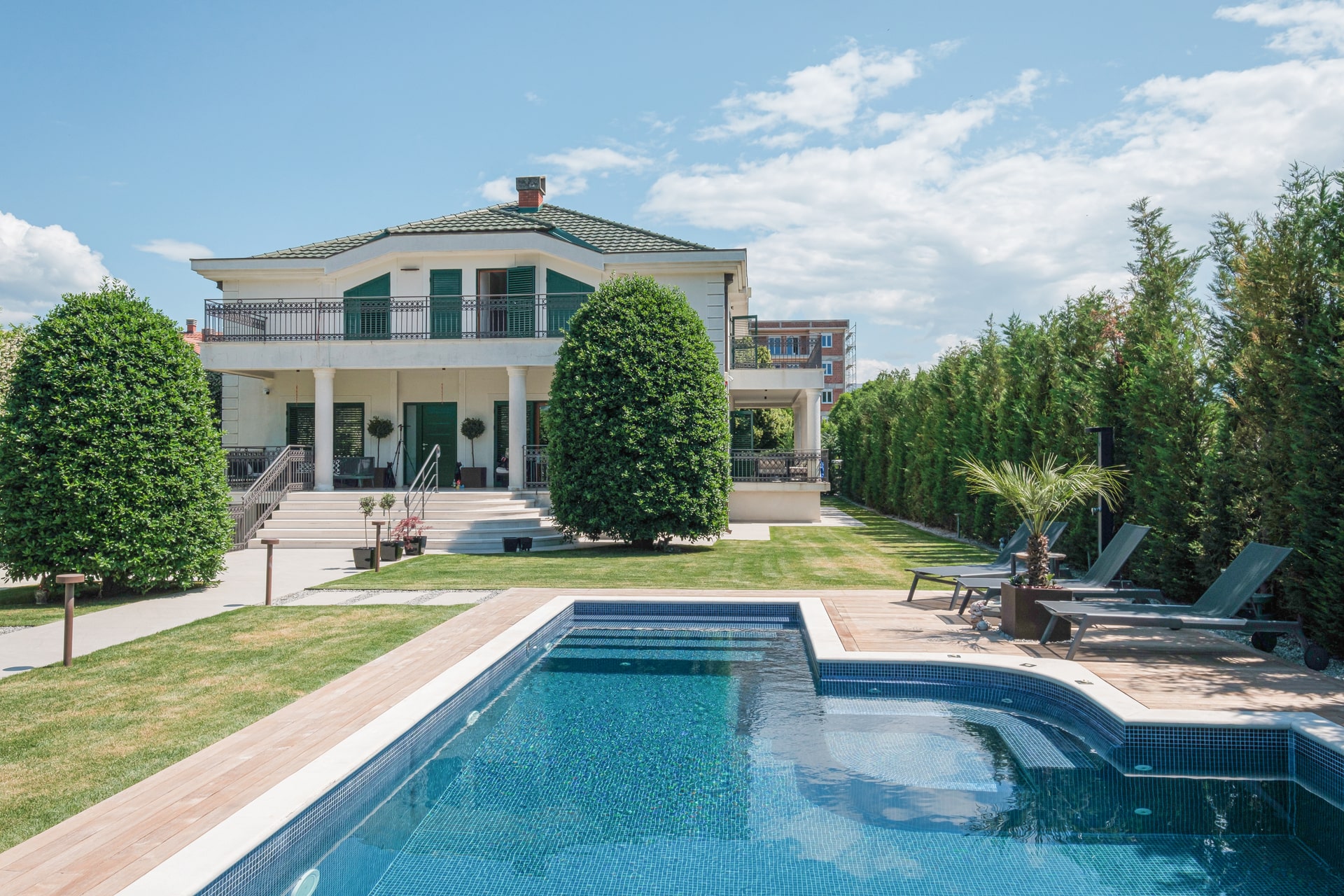 Podgorica, Zabjelo – designer three-bedroom villa with an outdoor swimming pool