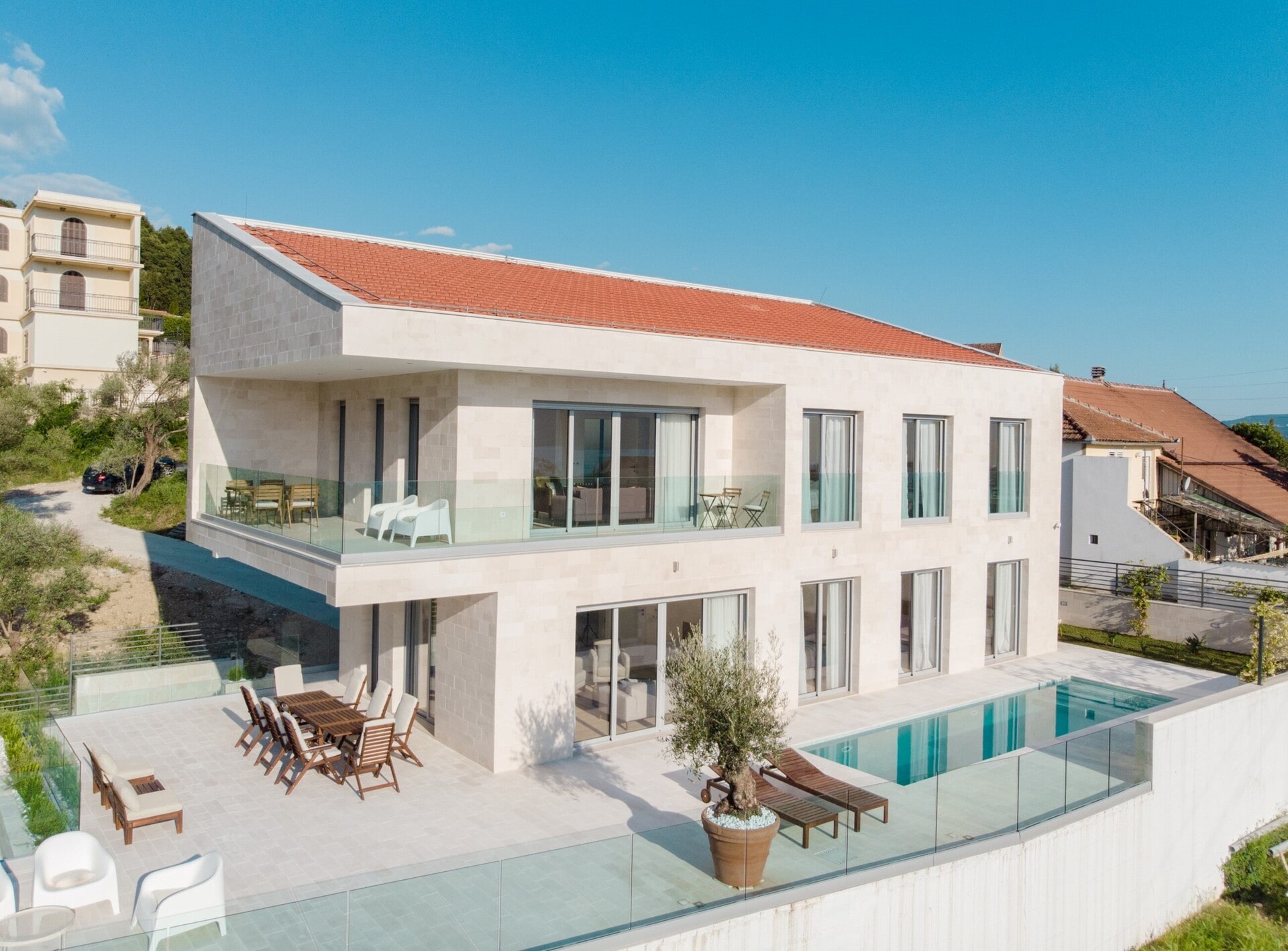 Tivat, Marići – vila sa šest spavaćih soba i bazenom sa panoramskim pogledom na more