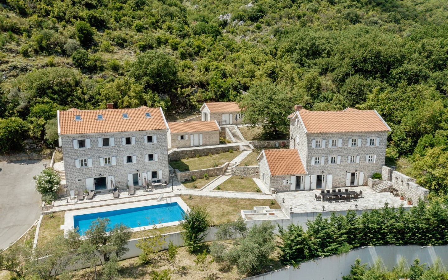 Kotor, Prčanj - complex of renovated stone villas and houses with a pool