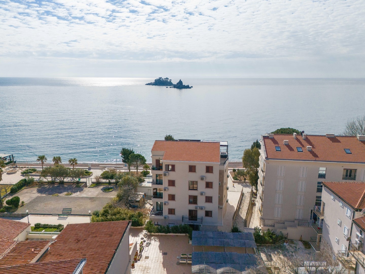Budva, Petrovac – exclusive apartment on the first line to the sea