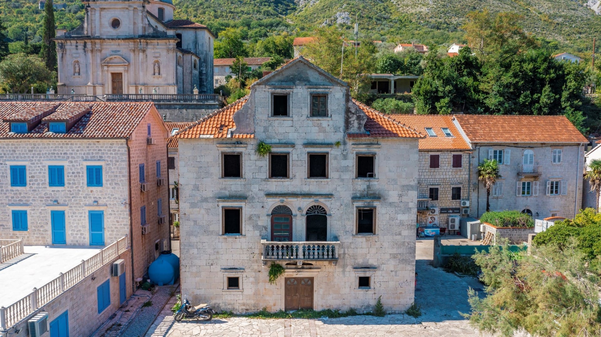 Palata Beskuća Kotor Mletačka i barokna arhitektura u Crnoj Gori