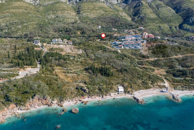 Zemljište za izgradnju kompleksa vila, Drobni Pijesak, Budva