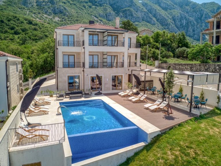 Ekskluzivan apart hotel u zatvorenom kompleksu, Tudorovići, Budva