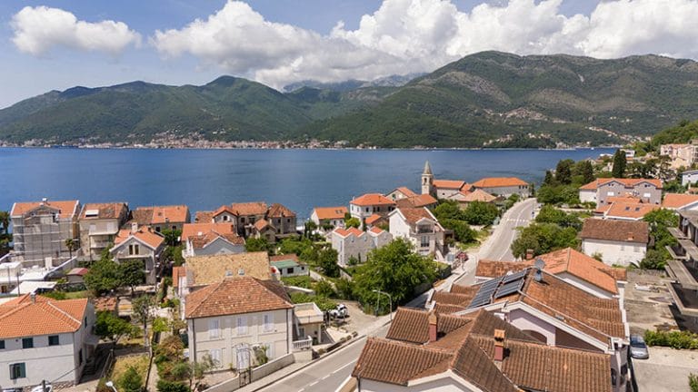 Furnished, two-room apartment with a partial sea view, Tivat