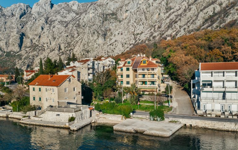 Trosoban apartman sa pogledom na more, Ljuta, Kotor