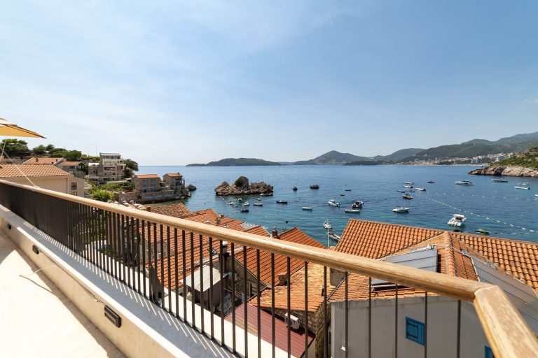 Luksuzan hotel sa pogledom na more, Pržno, Budva