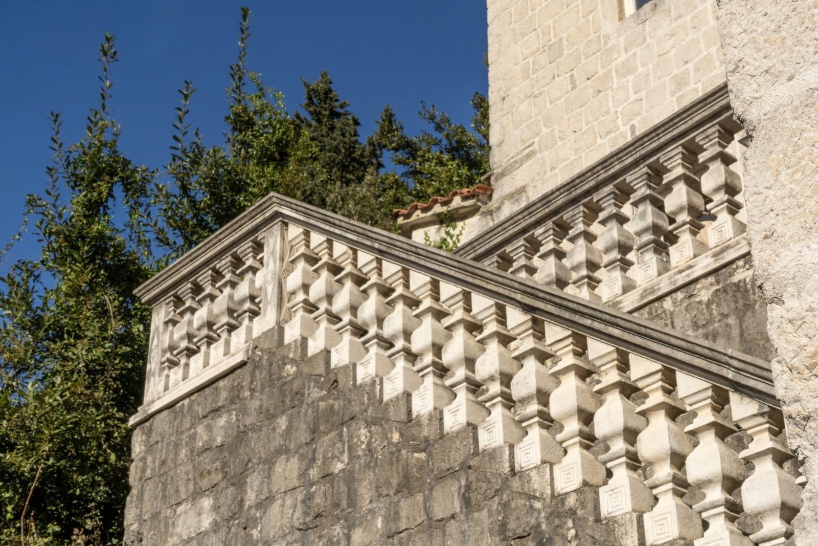 Palata Zmajevic Perast. Investirati u historijske zgrade U crnoj Gori