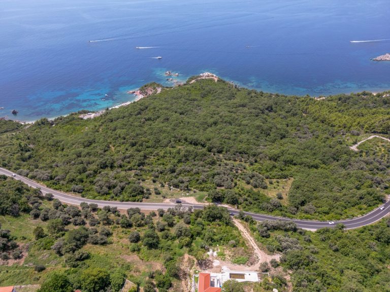 Urbanizovano zemljište za izgradnju 5 vila, Blizikuće, Budva
