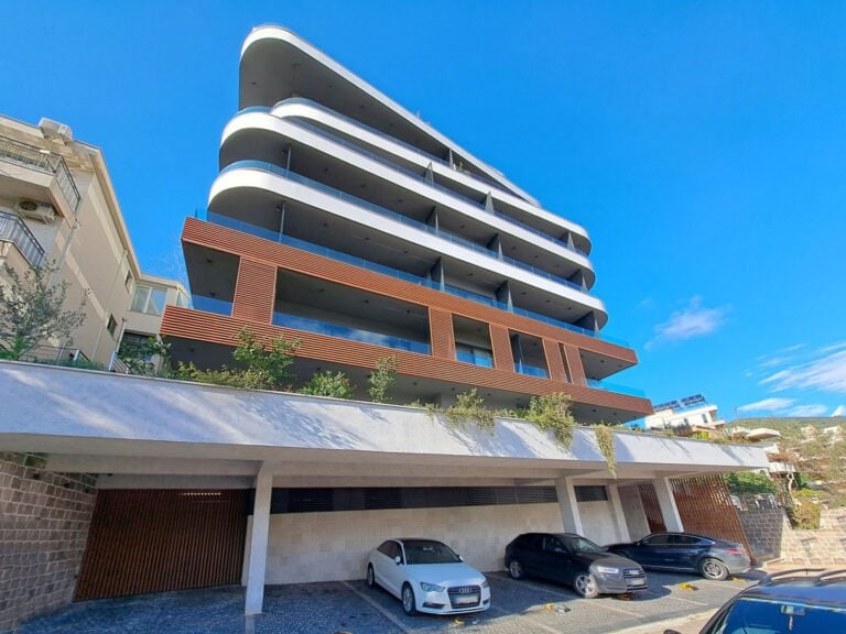 Ekskluzivan dvosoban stan s parkingom i pogledom na more, Gospoština, Budva