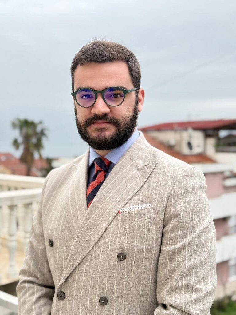 Игорь Илич, агент по недвижимости. Игорь Илич, агент по продаже недвижимости