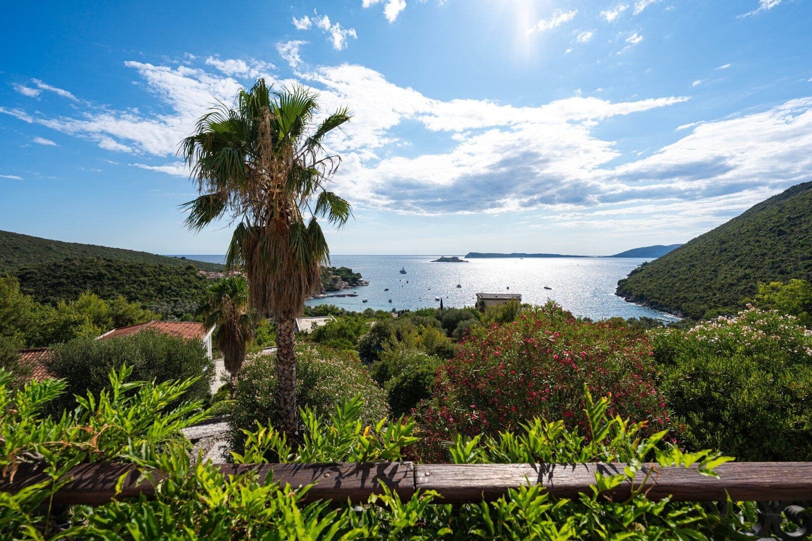 Lukszne nekretnine Žanjice. Prodaja nekretnina Žanjice Herceg Novi