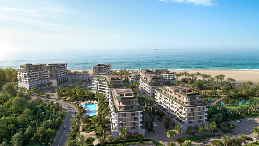 Luksuzne vile na obali mora u Crnoj Gori, odlično za zakup ili prodaju, okružene su tropskom vegetacijom i nude spektakularan pogled na more.