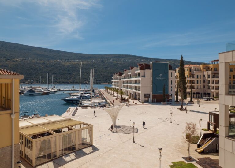 Namješten jednosoban apartman sa pogledom na marinu, Portonovi, Herceg Novi