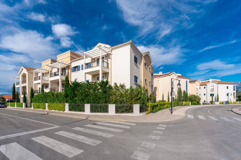 Moderan dvosoban stan u naselju Centrale, Lustica Bay, Tivat