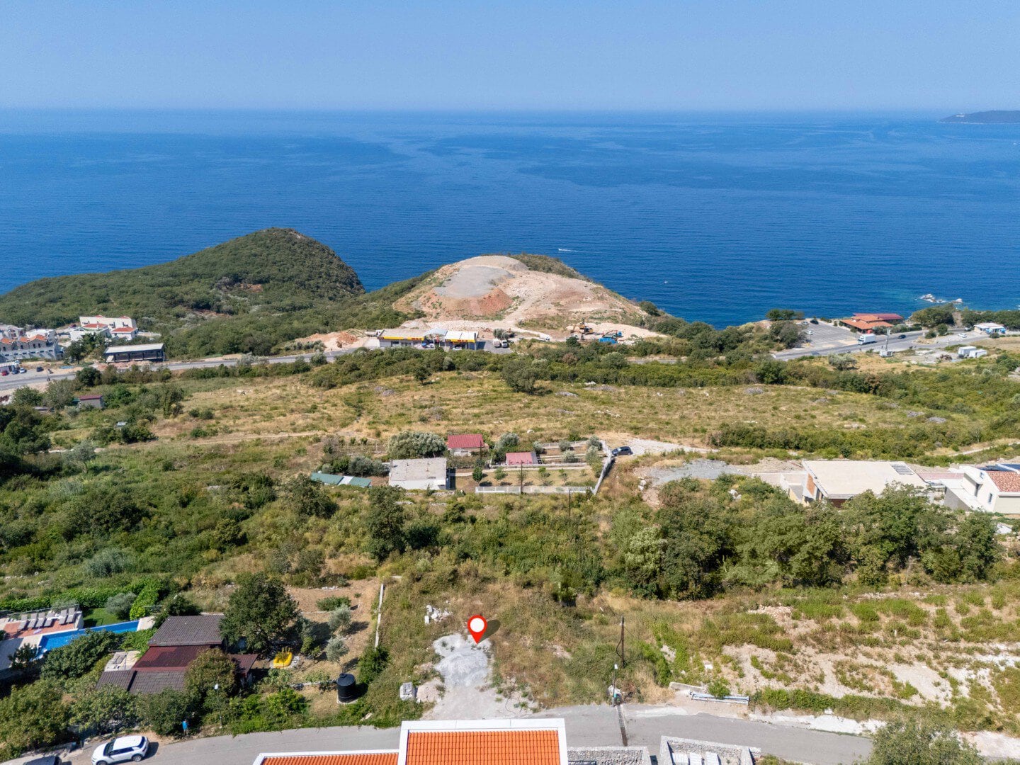 Luxury plot for villa construction in Blizikuće, with a view of the sea and the coast.