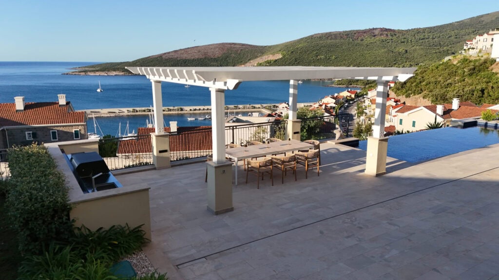 Luksuzna vila sa pogledom na more u Marina Village, Luštica Bay, Crna Gora.